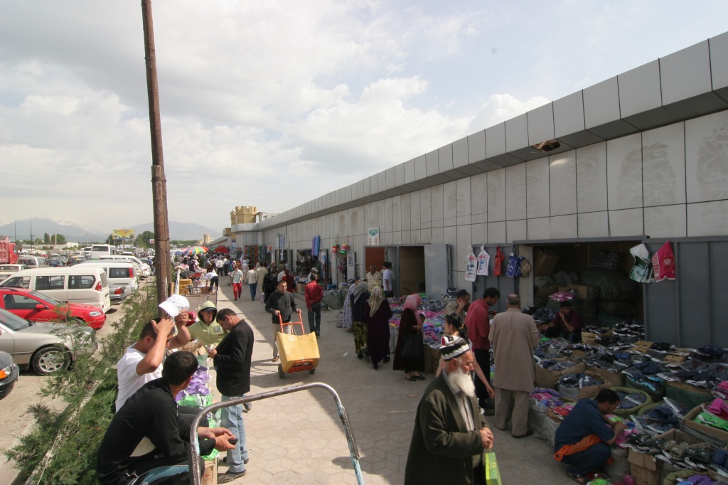 Таджикистан: за полгода закрылось 180 предприятий