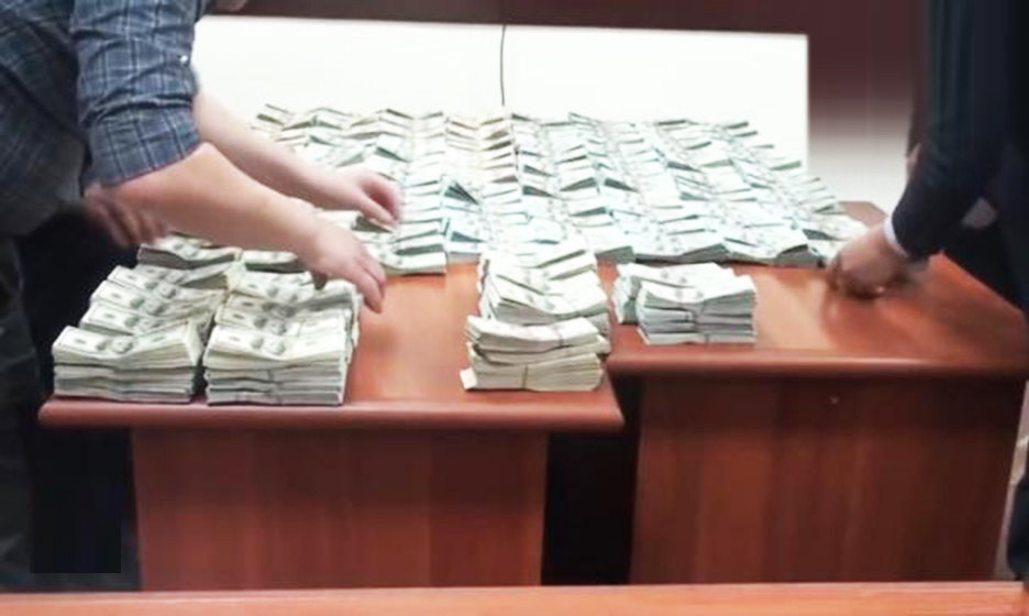 В доме узбекского чиновника нашли $1 млн