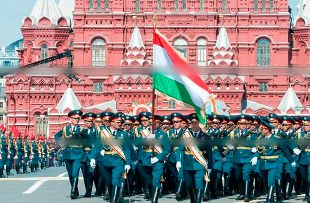 Таджикские солдаты пройдут маршем на параде в Москве