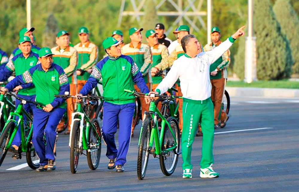 Туркменистан: День ковра и День велосипеда