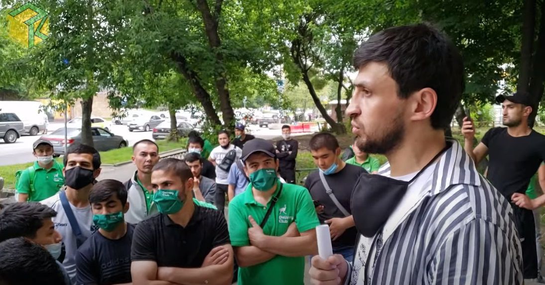Россия: мигрант из Таджикистана призвал к забастовке