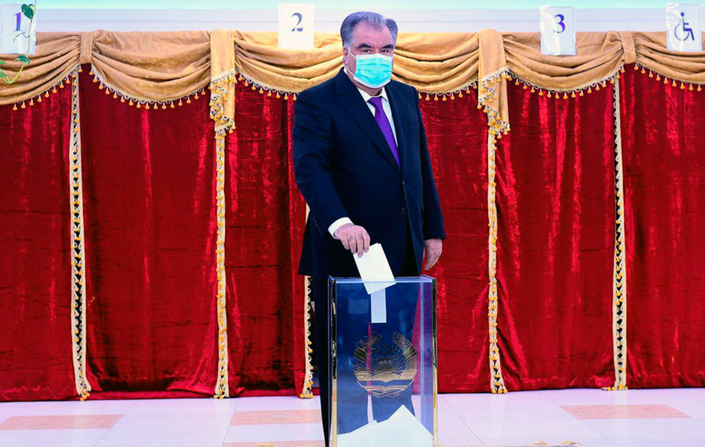 Президента Рахмон “победил” на выборах