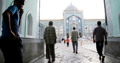 Душанбе: ГКНБ подписывает прихожан на прессу