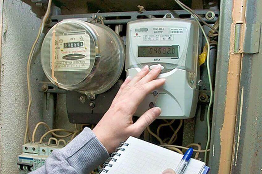 Таджикистан: электричество дорожает, зарплаты уменьшаются